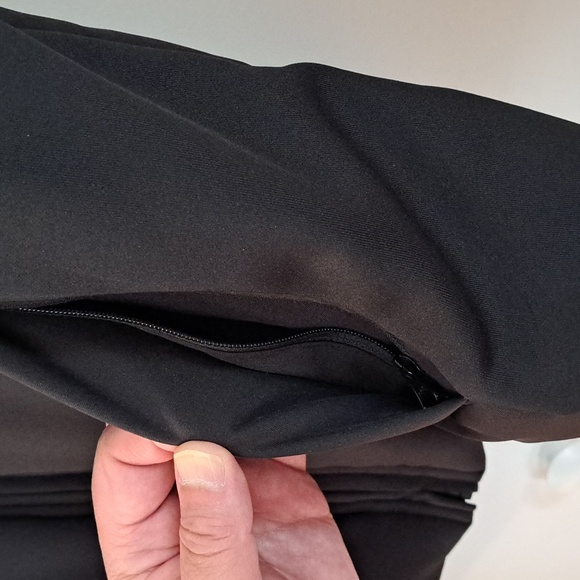 Crosby & Howard Black Puffer Vest - Picture 2 of 2